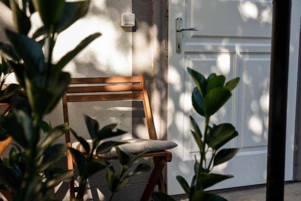 Parokia Apartman Es Coworking A Balaton Mellett Kaptalantoti Eksteriør bilde